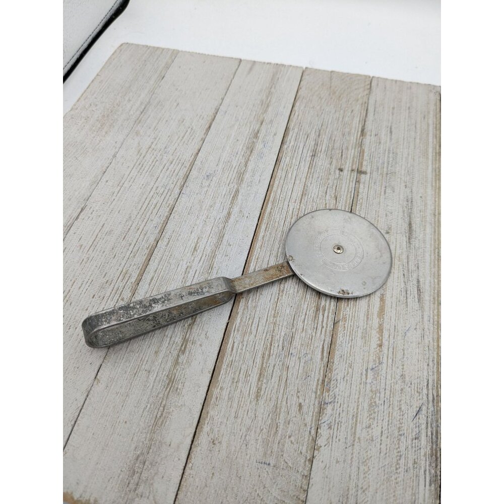 Vintage Kenberry Stainless Pizza Cutter Made in USA 6 1/4"  Wheel 2 1/4"